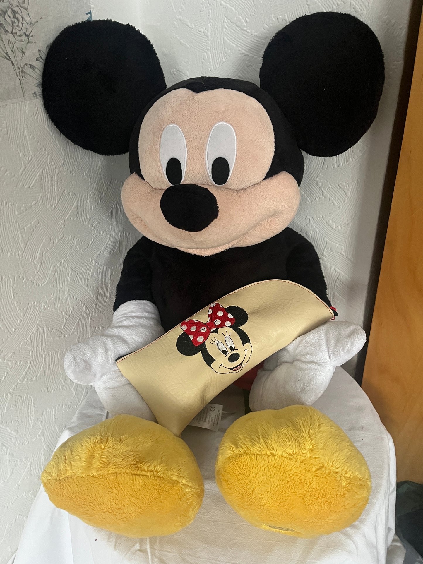 Minnie Mouse Embroidered Eco-Leather Pencil Case - Beige - HandmadeSewingAnna's