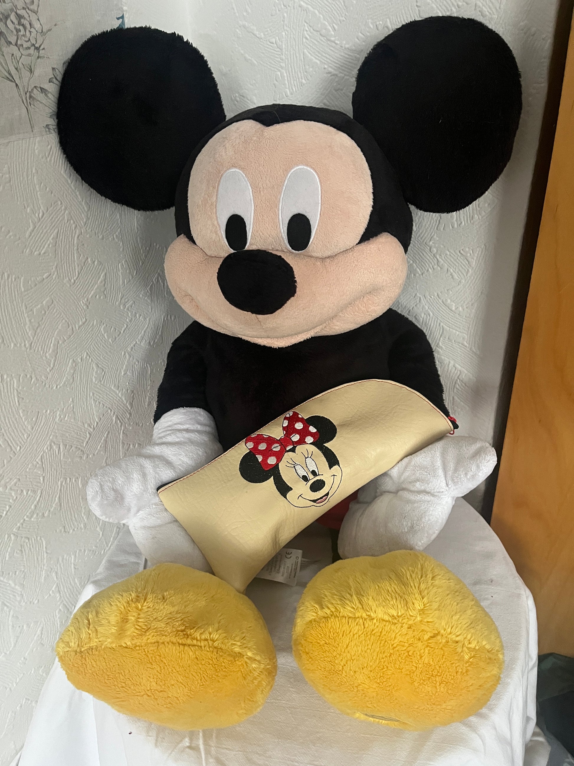 Minnie Mouse Embroidered Eco-Leather Pencil Case - Beige - HandmadeSewingAnna's